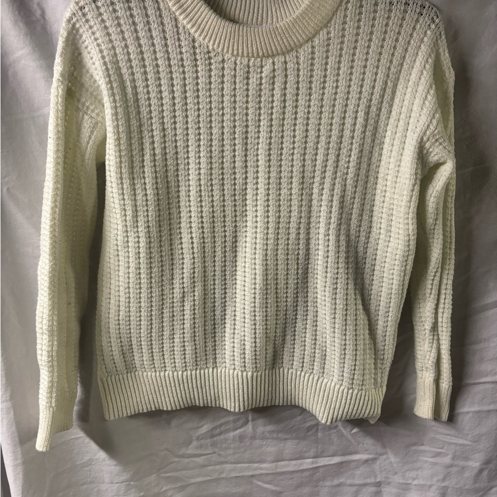 Time and Tru Cream Ribbed Crewneck Sweater